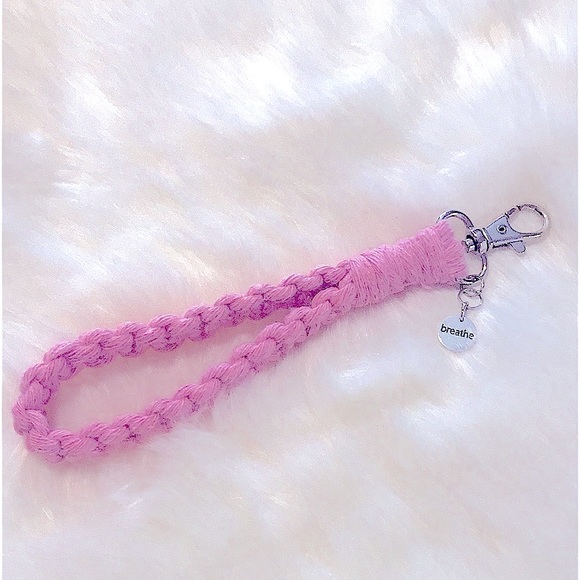 🆕BÖHÖ Macrame Knotted Ivory Lobster Swivel Keychain w/Wooden Beads Hand Crafted - Picture 7 of 16